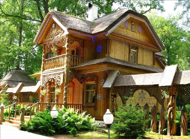 Поместье белорусского Деда Мороза в Каменюках (Беловежская пуща)