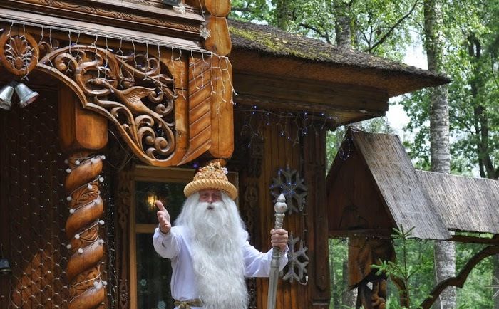 Поместье белорусского Деда Мороза в Каменюках (Беловежская пуща)