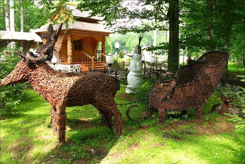Поместье белорусского Деда Мороза в Каменюках (Беловежская пуща)