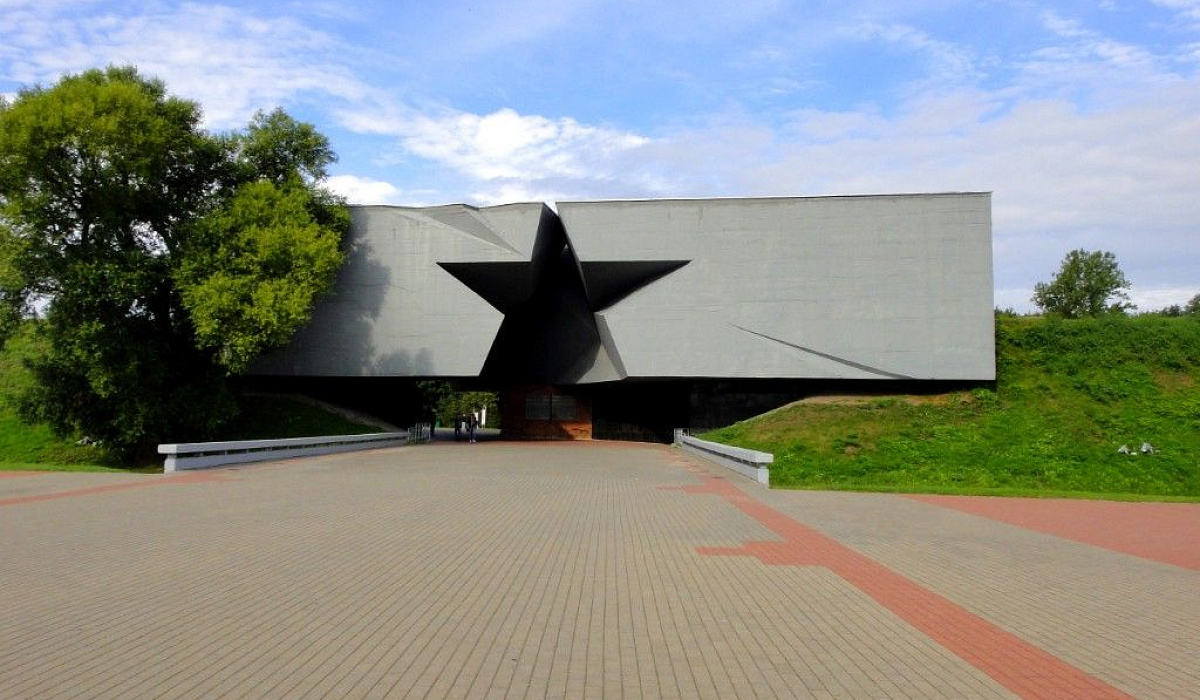 Мемориальный комплекс «Брестская крепость — герой»